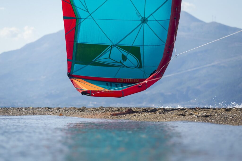 2019 Airush Lithium V10 Kitesurfing Kite - The Kitesurf Centre - SALE!